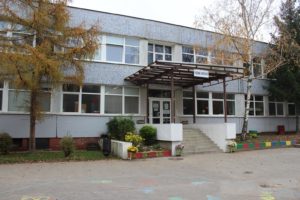 Vchod do budovy - Základná škola Pri kríži 11