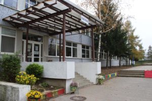 Vchod do budovy - Základná škola Pri kríži 11