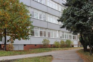 Budova základnej školy Pri kríži